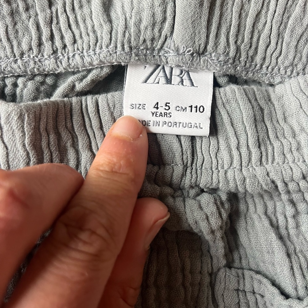 Boys Zara size 4-5 muslin shorts